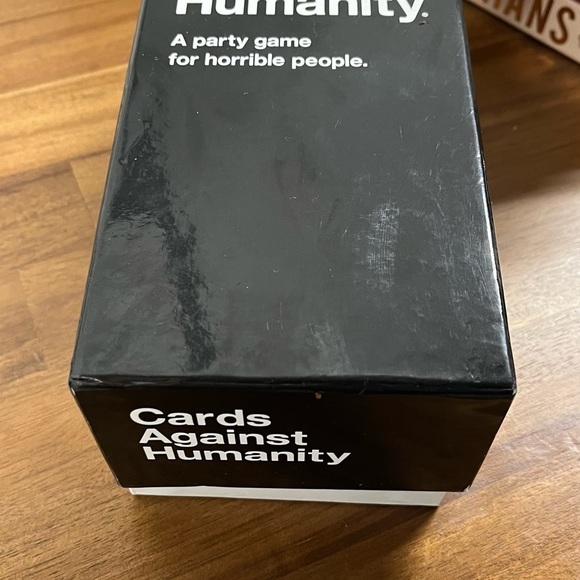 Cards Against Humanity - Picture 2 of 3